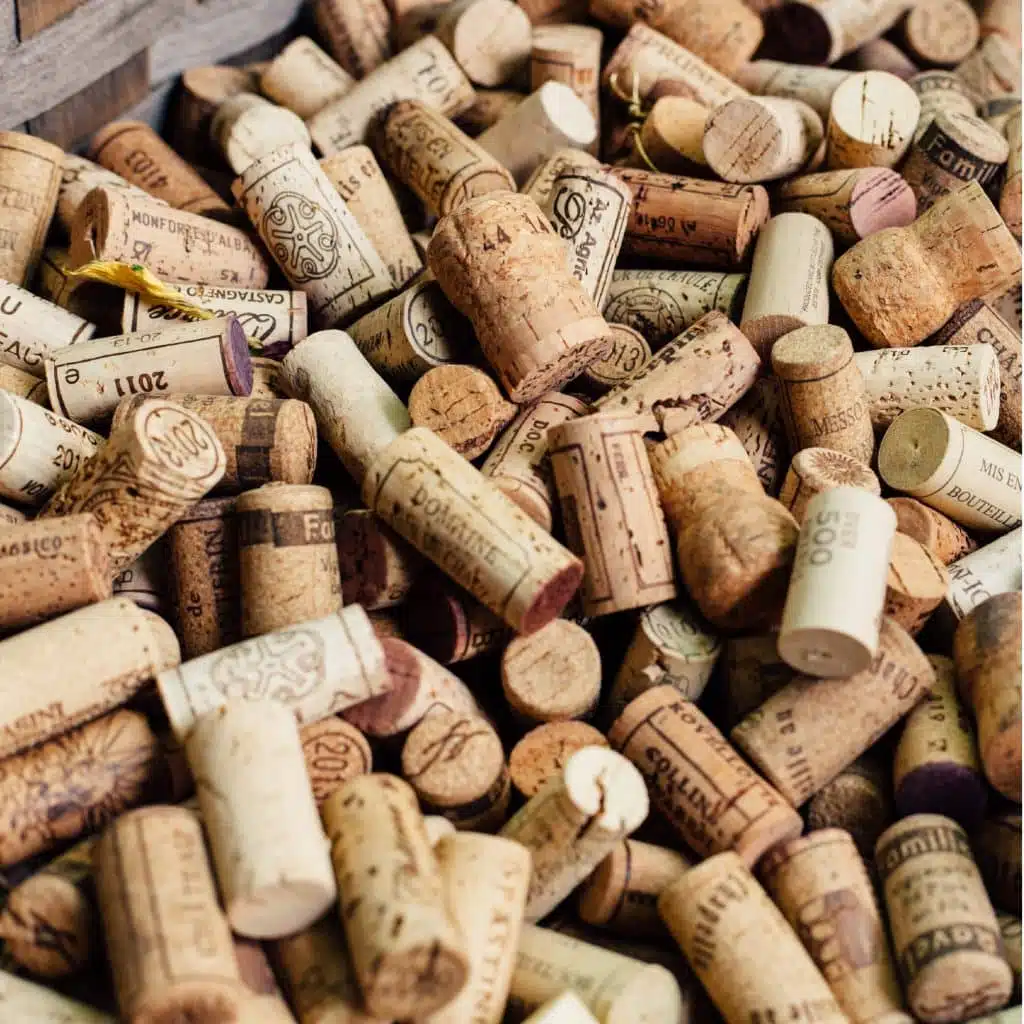Le débouchage rebouchage - Bouchons de lièges vins - THIERRY BERGEON EMBOUTEILLAGE - mise en bouteilles au château - embouteillage mobile Gironde